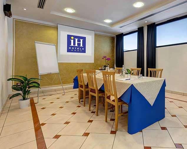 Ih Hotels Firenze Business Скандіччі Зручності фото