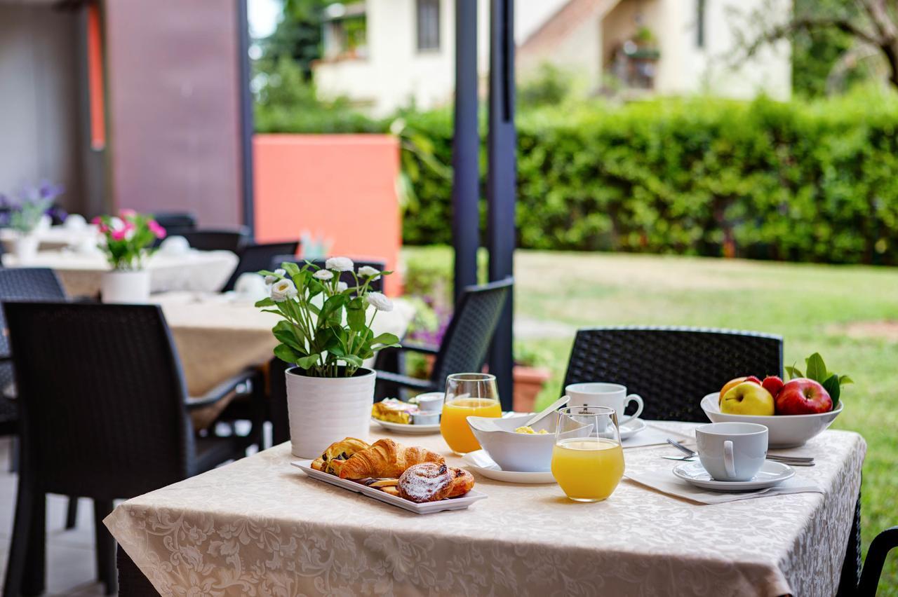 Ih Hotels Firenze Business Скандіччі Екстер'єр фото