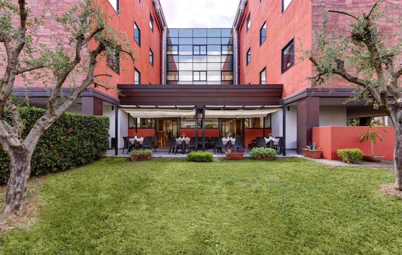 Ih Hotels Firenze Business Скандіччі Екстер'єр фото